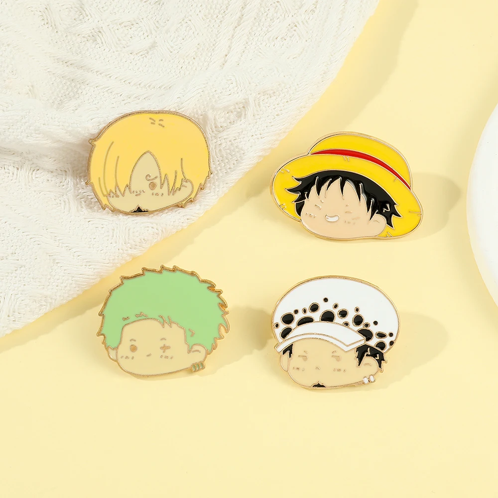 4 Pcs Anime Character Brooch S - مراجعة Cosplay Prop Bag وسعره