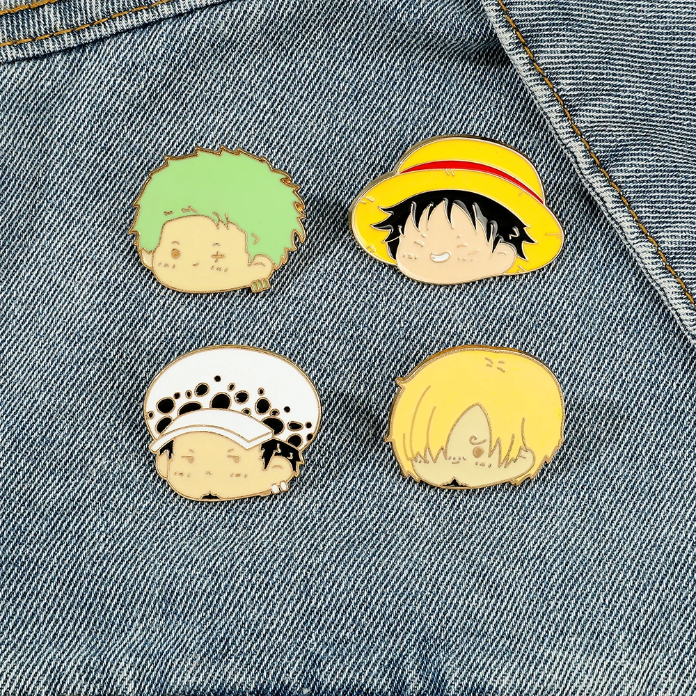 4 Pcs Anime Character Brooch S - مراجعة Cosplay Prop Bag وسعره