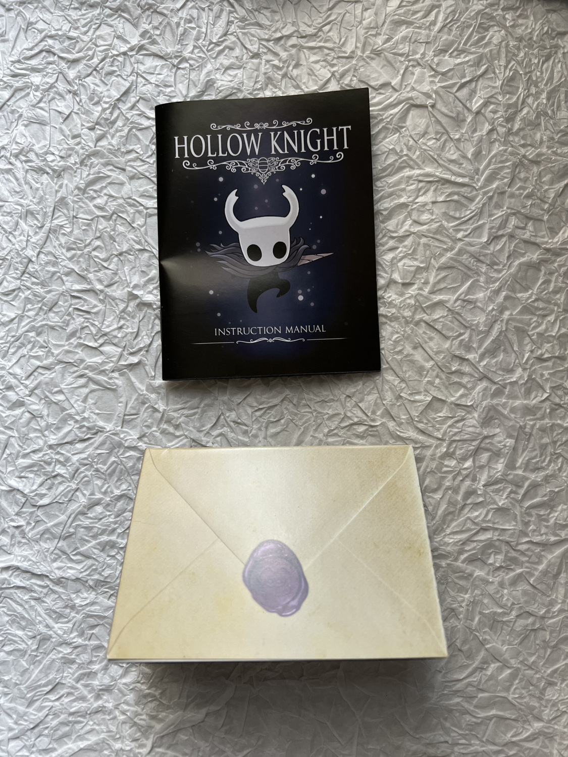 Game Hollow Knight Instruction - مراجعة Cosplay Prop Book وسعره